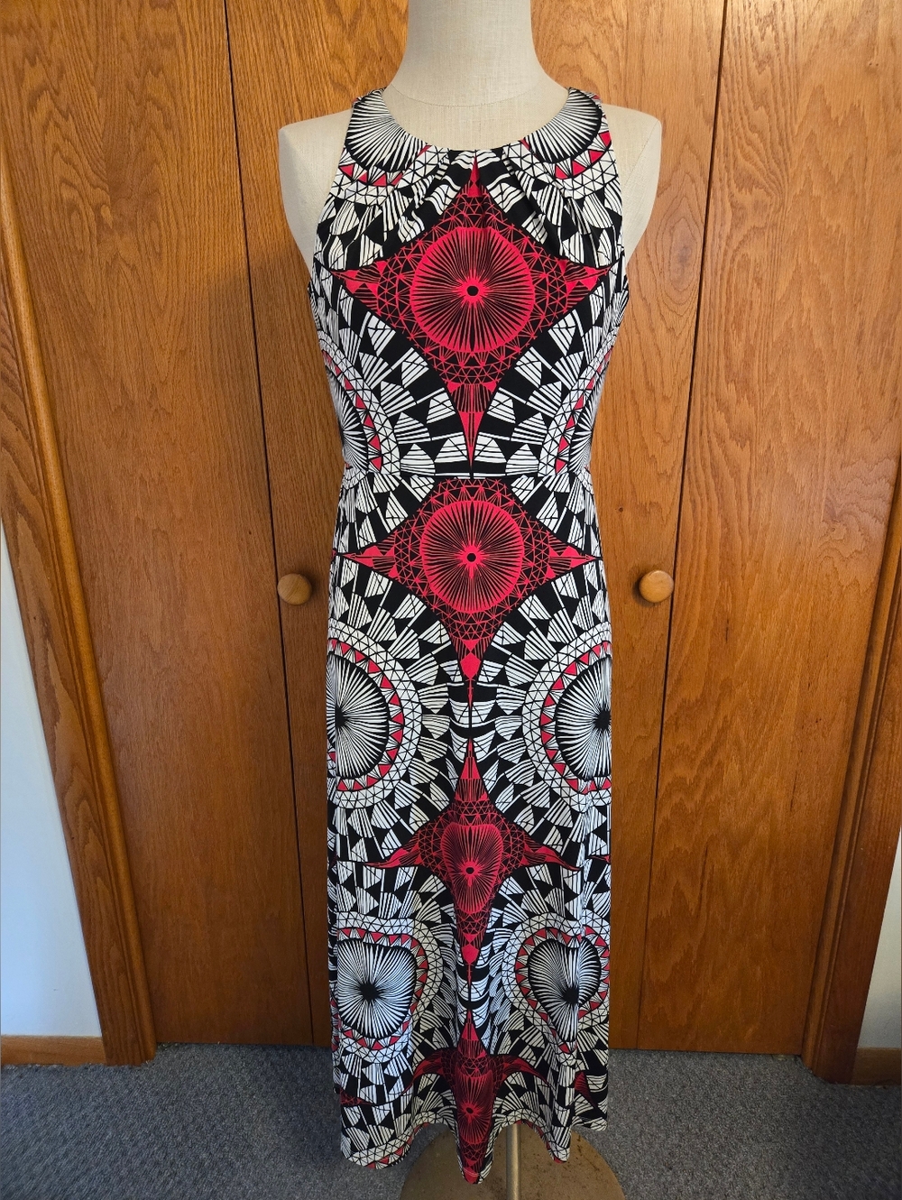 LONDON TIMES PETITES Sleeveless Geometric Print Maxi Dress. Size 8P.